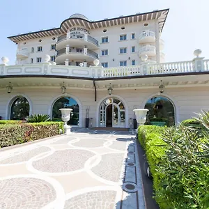 https://palace-hotel-milano-marittima.emilia-romagnahotels.net